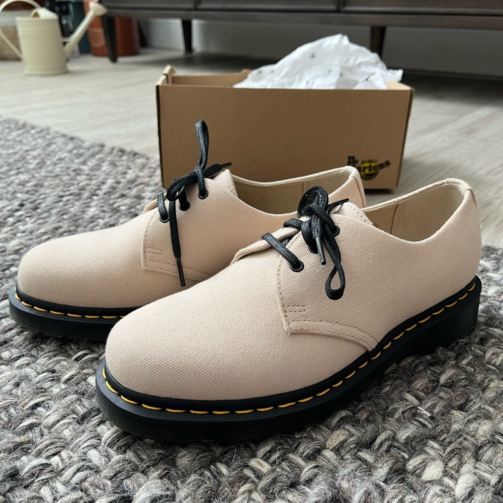 NWT - Dr Martens 1461 Natural Canvas Warm Sand - US Women’s 8 / Men’s 7